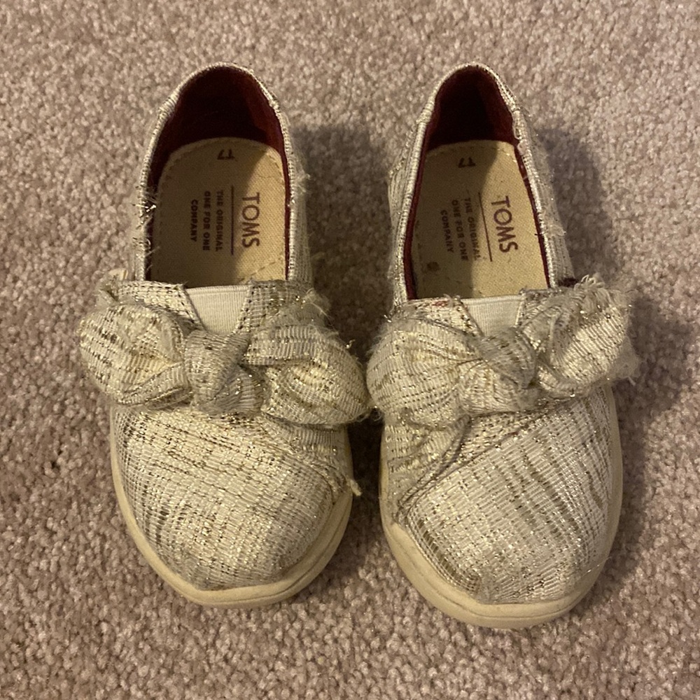 Girls Tiny Toms GUC,T7